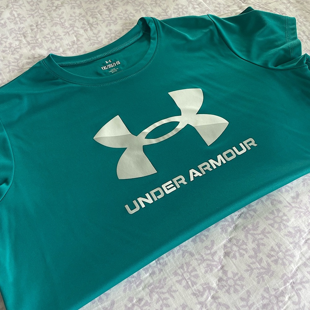 GIRLS UNDER ARMOUR (Teal shirt XL)